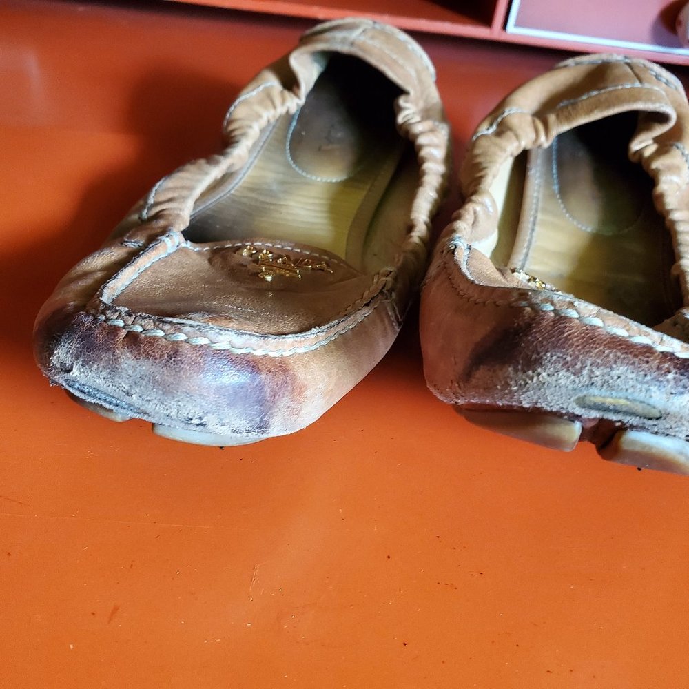 Tan Leather Prada Flats Size 37.5 - Picture 2 of 5